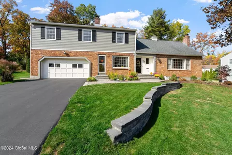 1349 Rosehill Blvd, Niskayuna, NY 12309