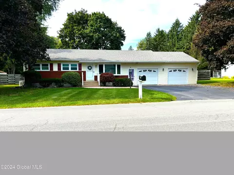 11 St Jude Ln, Glenville, NY 12302