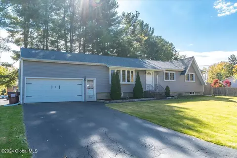 1 Havenbrook Dr, Schenectady, NY 12302