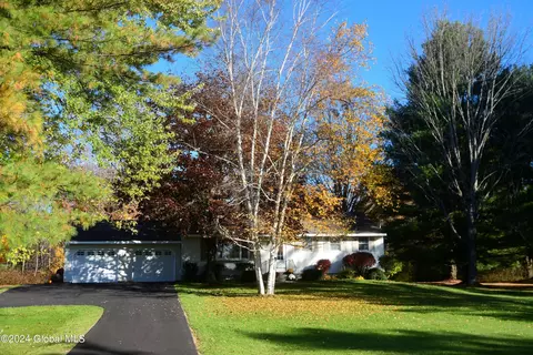 245 Voorhees Rd, Amsterdam, NY 12010