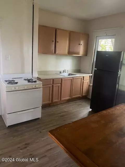 127-129 Elder St, Schenectady, NY 12304 photo 7