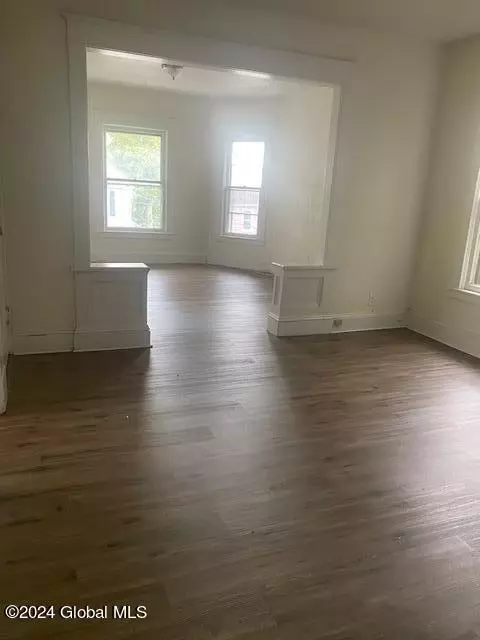 127-129 Elder St, Schenectady, NY 12304 photo 3