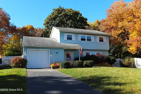 123 Bedford Ct, Voorheesville, NY 12186
