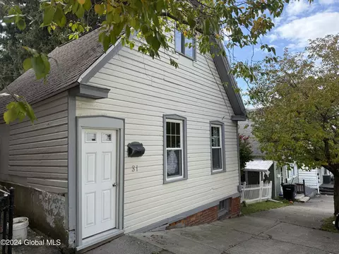 31 Lincoln Ave, Troy, NY 12180