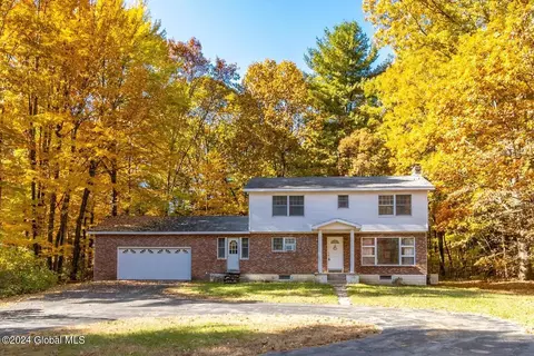 206 Van Aernem Rd, Ballston Spa, NY 12020