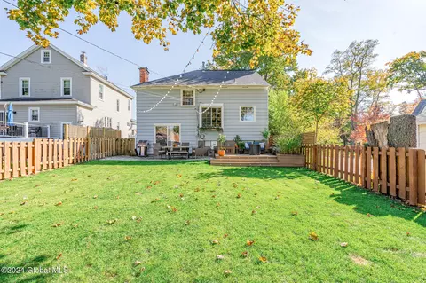Exterior - 227 Eastholm Rd, Schenectady, NY 12304 photo 8 of 12