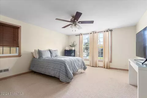 Bedroom - 227 Eastholm Rd, Schenectady, NY 12304 photo 1 of 4