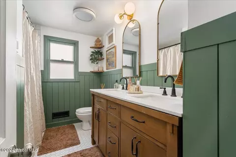 Bath - 227 Eastholm Rd, Schenectady, NY 12304 photo 1 of 2