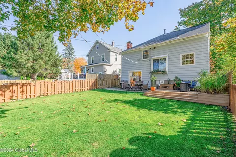 Exterior - 227 Eastholm Rd, Schenectady, NY 12304 photo 9 of 12
