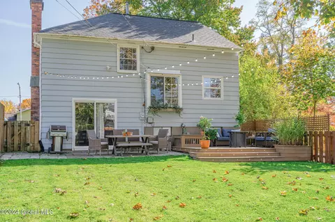 Exterior - 227 Eastholm Rd, Schenectady, NY 12304 photo 4 of 12