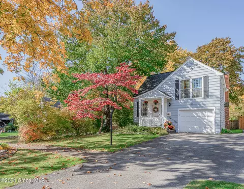 Exterior - 227 Eastholm Rd, Schenectady, NY 12304 photo 2 of 12