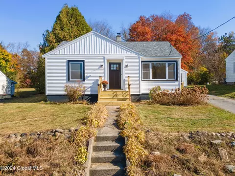 21 Heath St, Corinth, NY 12822 photo 2