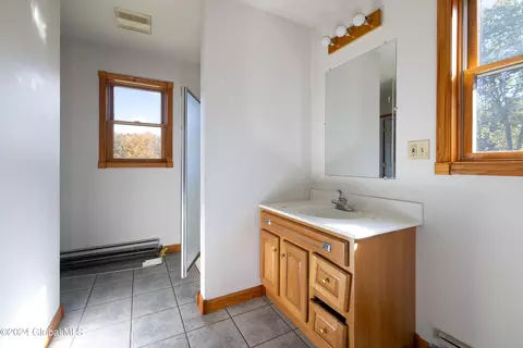 Bath - 111 Chester Dawn Way, Salem, NY 12865 photo 2 of 4