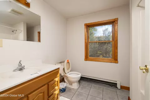 Bath - 111 Chester Dawn Way, Salem, NY 12865 photo 3 of 4