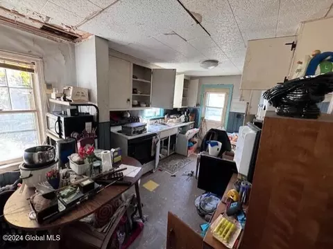 Kitchen - 33 Pine St, Schenectady, NY 12302 photo 1 of 2