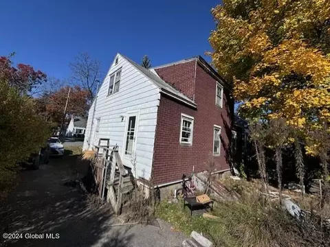 Exterior - 33 Pine St, Schenectady, NY 12302 photo 3 of 3