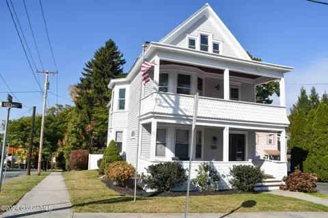 1701 2nd St, Rensselaer, NY 12144
