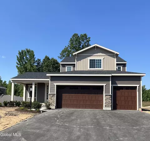 50 Wheatfield Way, Mechanicville, NY 12118