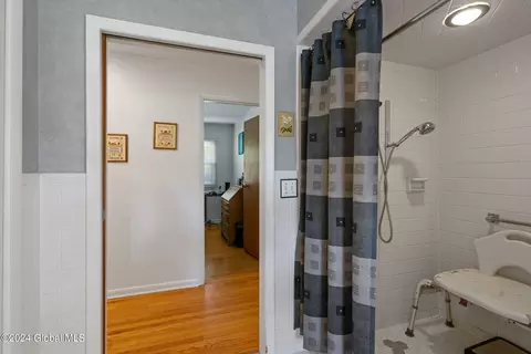 Bath - 34 Tieman Rd, Glenville, NY 12302 photo 1 of 5