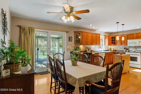 Dining - 34 Tieman Rd, Glenville, NY 12302 photo 2 of 3