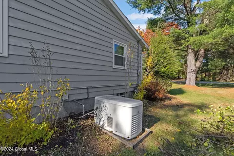 Exterior - 34 Tieman Rd, Glenville, NY 12302 photo 8 of 12