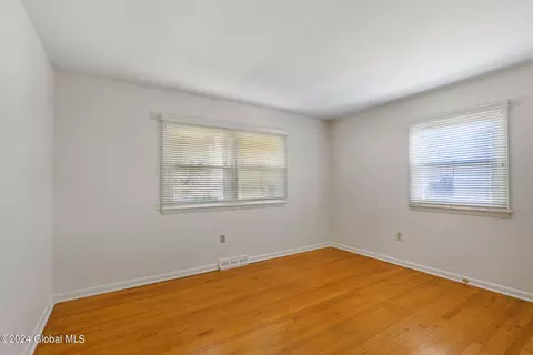 Bedroom - 34 Tieman Rd, Glenville, NY 12302 photo 9 of 11