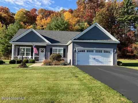 41 Devin Ct, Queensbury, NY 12804