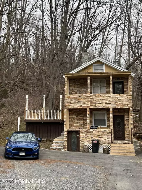 172 Florida Ave, Amsterdam, NY 12010