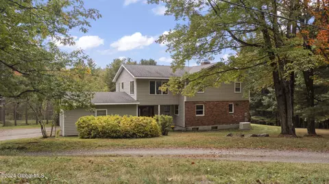 647 Stonewall Rd, East Chatham, NY 12060