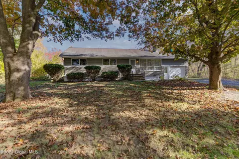 650 E Line Rd, Malta, NY 12020