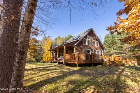 20 Wrights Farm Rd, Bolton Landing, NY 12814