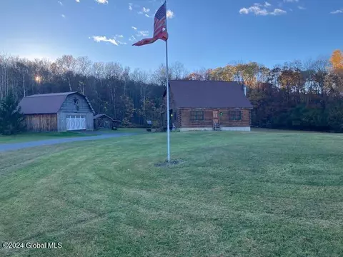 1091 Goldfoot Rd, Glenville, NY 12302