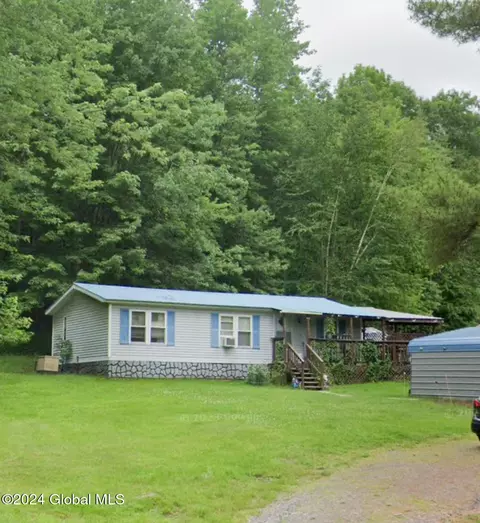 1605 N Shore Rd, Hadley, NY 12835