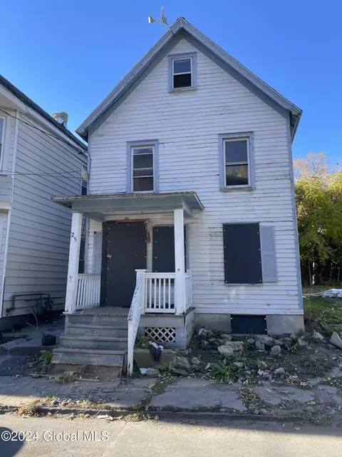 25 Moyston St, Schenectady, NY 12307