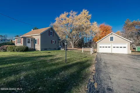 36 Broad St, Broadalbin, NY 12025