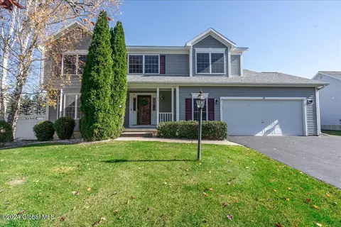 46 Brookhaven Ln, Glenmont, NY 12077