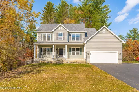 669 Acland Blvd, Ballston Spa, NY 12020