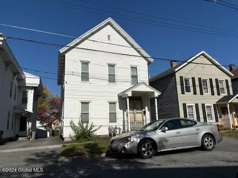 317 W Clinton St, Johnstown, NY 12095