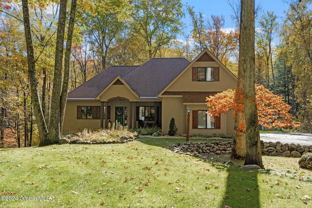 65 Hall Rd, Queensbury, NY 12804