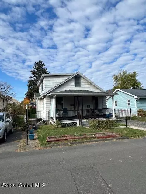 143 8th Ave, Troy, NY 12180