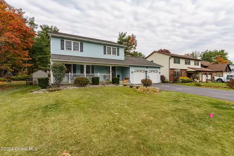 31 Hampshire Way, Schenectady, NY 12309