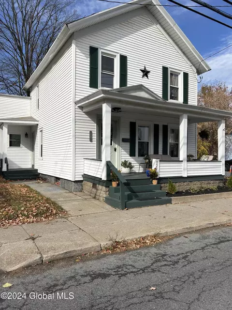 129 South St, Glens Falls, NY 12801