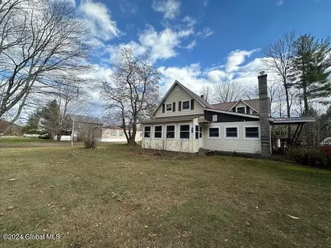 7372 Us-9, Elizabethtown, NY 12932