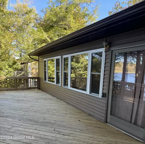 124 Cedar Ln, Voorheesville, NY 12186