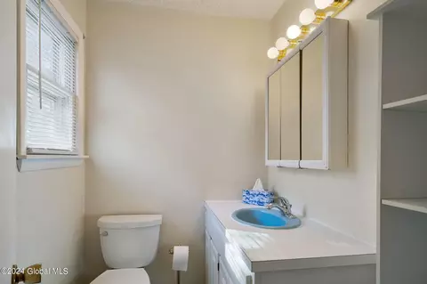 Bath - 35 Tieman Rd, Glenville, NY 12302 photo 1 of 1