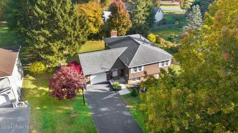 35 Tieman Rd, Glenville, NY 12302
