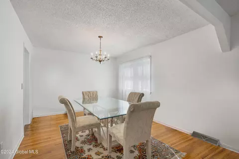 Dining - 35 Tieman Rd, Glenville, NY 12302 photo 2 of 2
