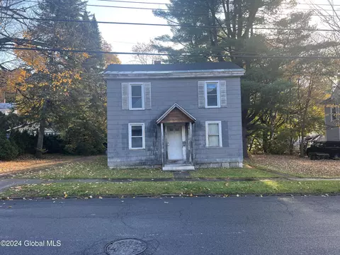 44 N Division St, Saint Johnsville, NY 13452