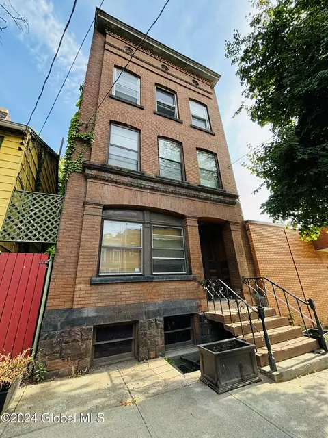 359 Hamilton St, Albany, NY 12210