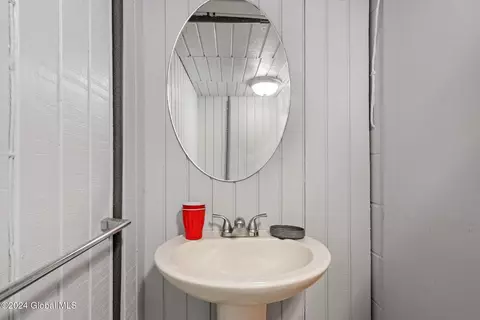 Bath - 34 Martin Ter, Albany, NY 12205 photo 3 of 3